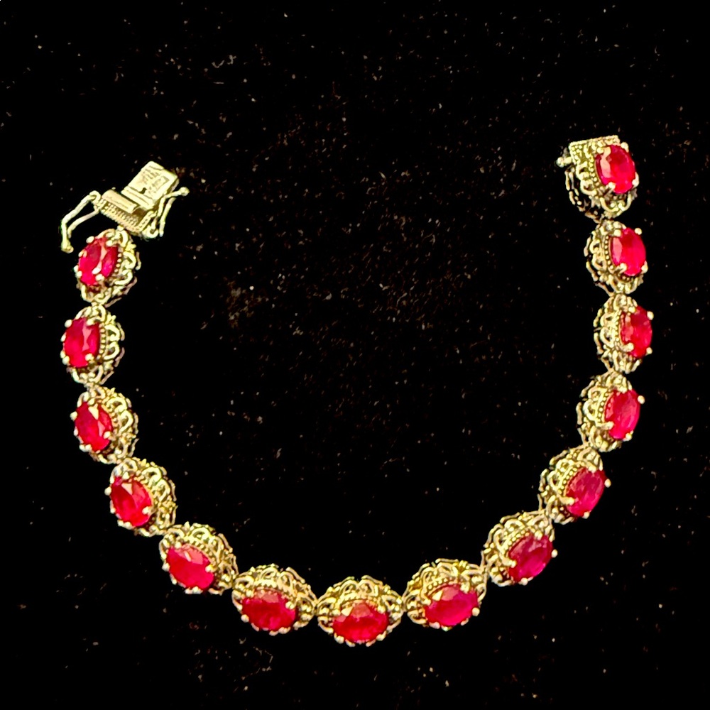 Djoy 925 elegant ruby gemstones set in sterling silver!